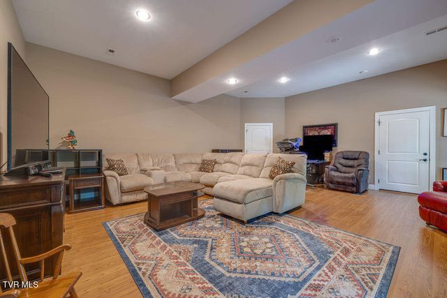 128 Allison Timbers Road, Piney Flats, TN 37686