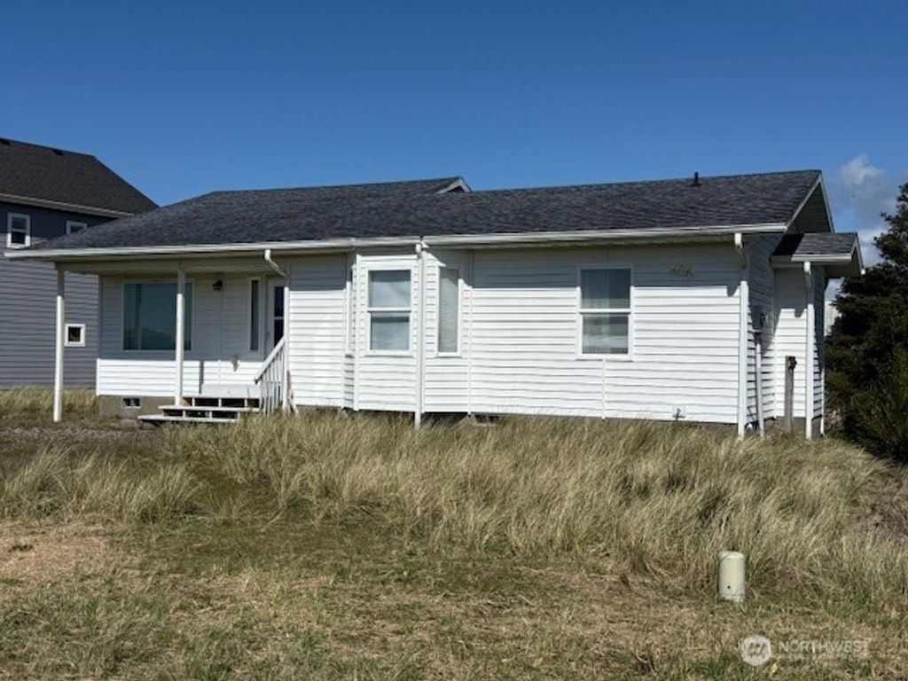1410 N Jetty Avenue SW, Ocean Shores, WA 98569