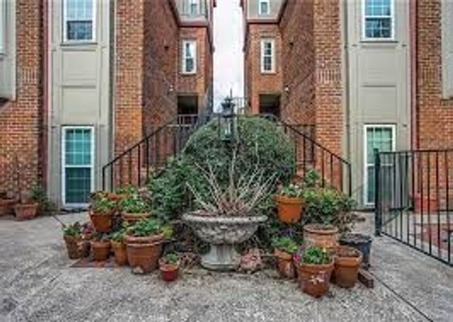 4419 Holland Avenue 105, Dallas, TX 75219