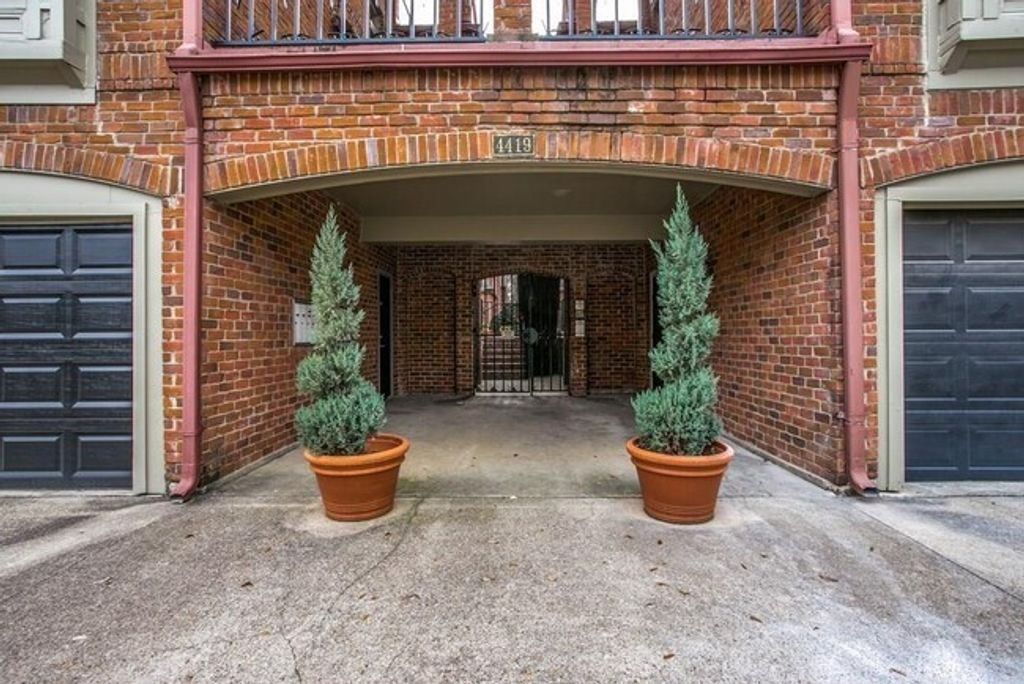 4419 Holland Avenue 105, Dallas, TX 75219