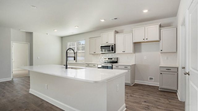 7027 Cinnamon Dr, Conway, SC 29526