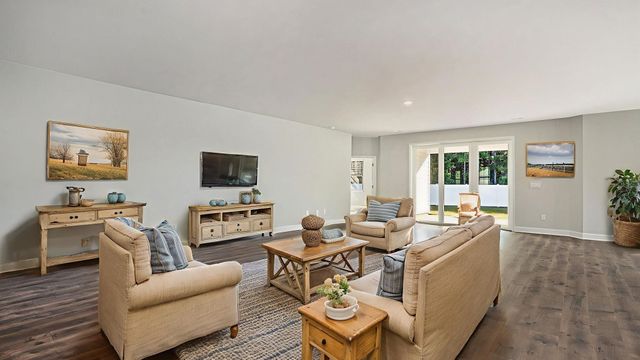 7027 Cinnamon Dr, Conway, SC 29526