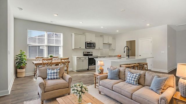 7027 Cinnamon Dr, Conway, SC 29526