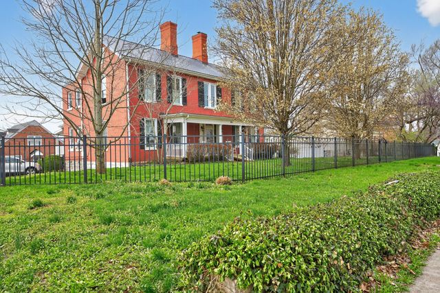 366 E Lexington Street, Harrodsburg, KY 40330