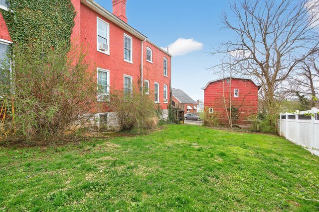 366 E Lexington Street, Harrodsburg, KY 40330