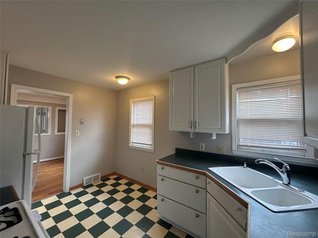 17697 OLYMPIA, Redford Charter Township, MI 48240