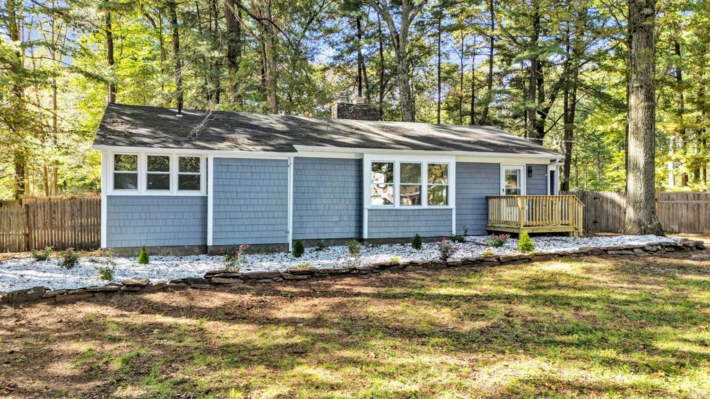 15 Capewell Drive, Bloomfield, CT 06002
