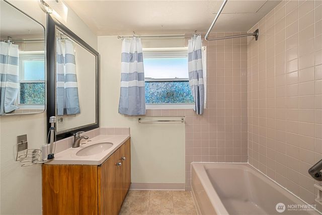 8920 Randall Dr NW, Gig Harbor, WA 98332