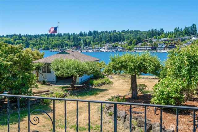 8920 Randall Dr NW, Gig Harbor, WA 98332