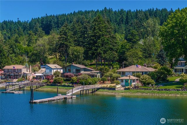 8920 Randall Dr NW, Gig Harbor, WA 98332