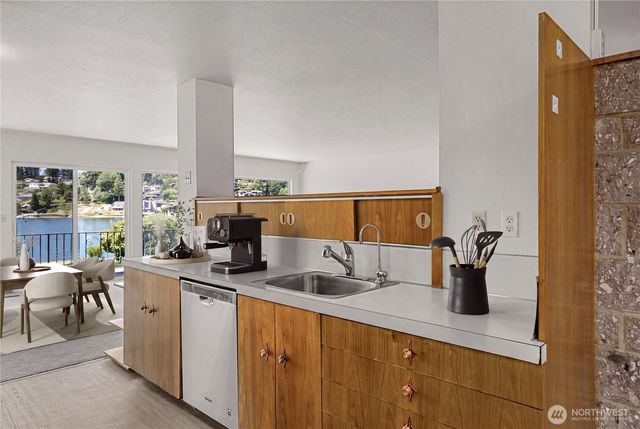 8920 Randall Dr NW, Gig Harbor, WA 98332