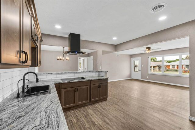 3405 NW Kinyon, Lawton, OK 73505