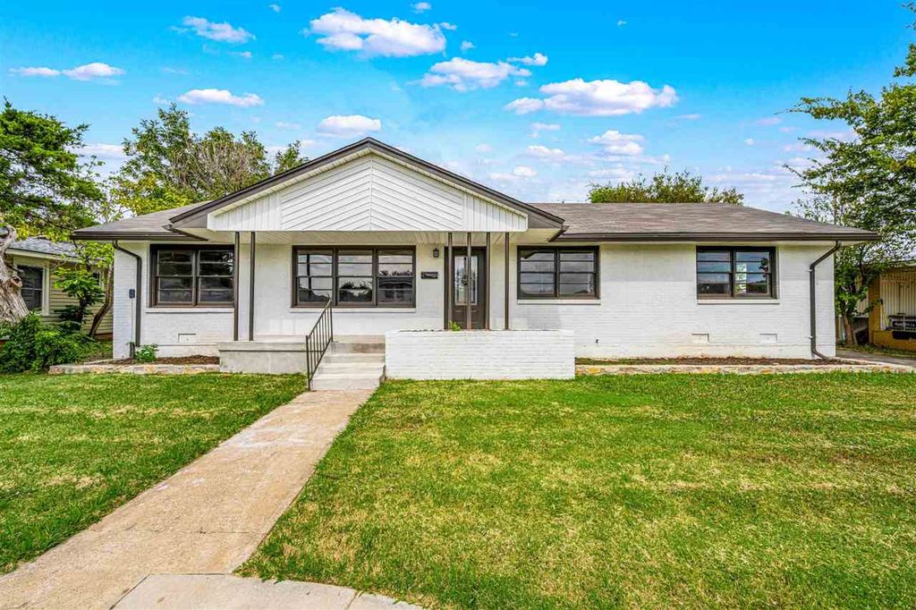 3405 NW Kinyon, Lawton, OK 73505