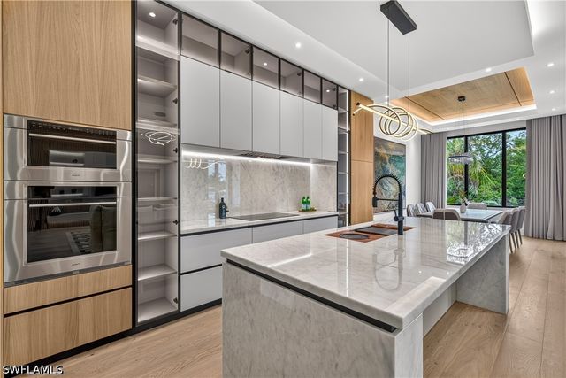 2949 CYPRESS ST, Naples, FL 34112
