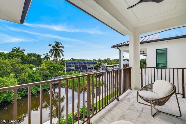 2949 CYPRESS ST, Naples, FL 34112