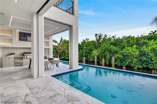 2949 CYPRESS ST, Naples, FL 34112