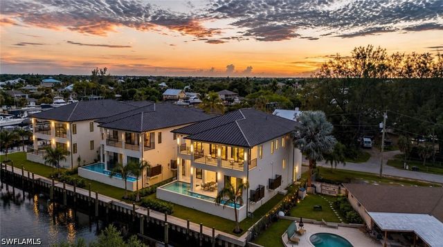 2949 CYPRESS ST, Naples, FL 34112