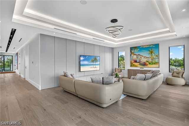 2949 CYPRESS ST, Naples, FL 34112