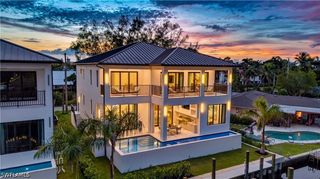 2949 CYPRESS ST, Naples, FL 34112