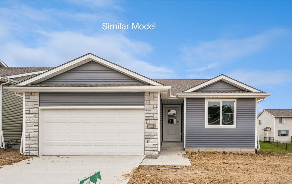 2100 White Oak Lane, Granger, IA 50109
