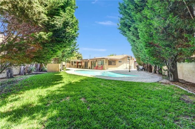 607 Jana Circle, Huntington Beach, CA 92648