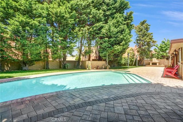 607 Jana Circle, Huntington Beach, CA 92648