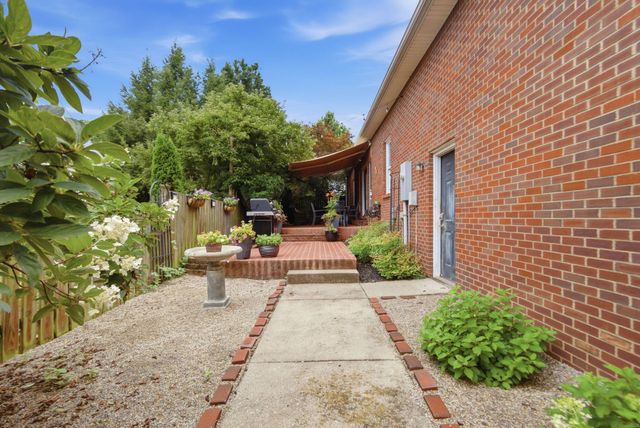 204 Valley Vista Drive, Frankfort, KY 40601