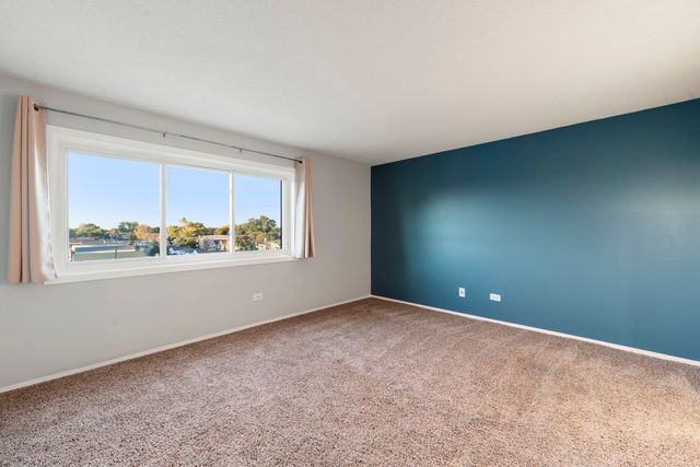 6421 Pershing Road 404, Stickney, IL 60402