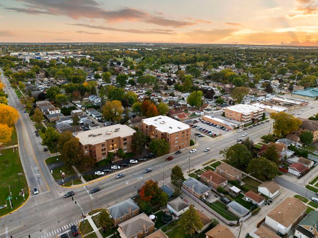 6421 Pershing Road 404, Stickney, IL 60402