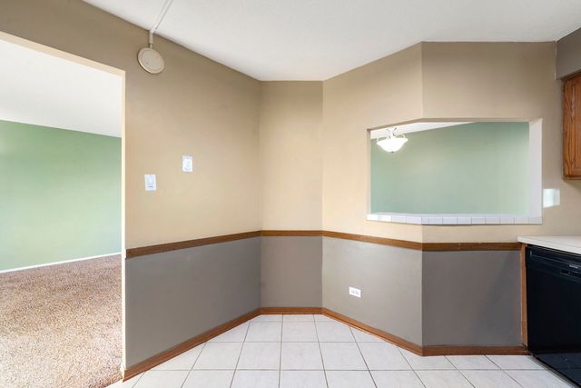 6421 Pershing Road 404, Stickney, IL 60402