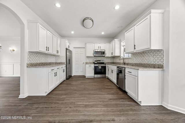 5608 CREST CREEK Drive, Jacksonville, FL 32258