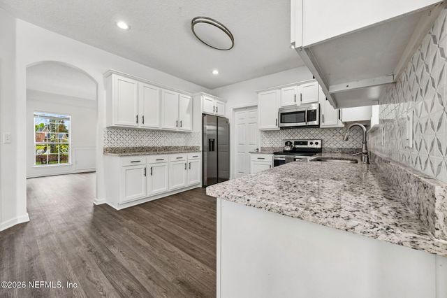 5608 CREST CREEK Drive, Jacksonville, FL 32258