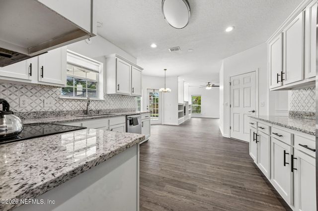 5608 CREST CREEK Drive, Jacksonville, FL 32258