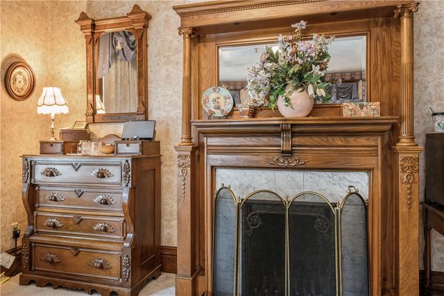 504 Bluff Street, Dubuque, IA 52001