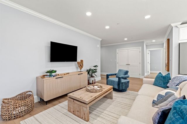 16 Franklin Street 2401, Salem, MA 01970