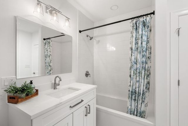 16 Franklin Street 2401, Salem, MA 01970