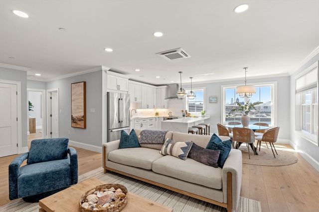 16 Franklin Street 2401, Salem, MA 01970