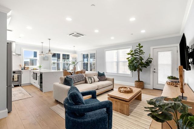 16 Franklin Street 2401, Salem, MA 01970
