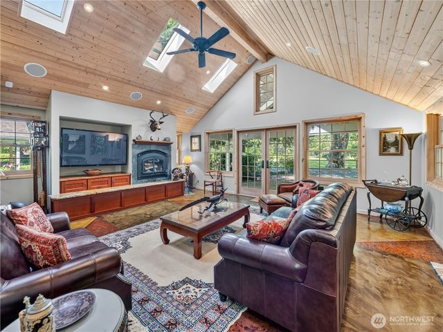12019 Issaquah-Hobart Road SE, Issaquah, WA 98027