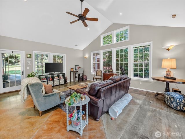 12019 Issaquah-Hobart Road SE, Issaquah, WA 98027