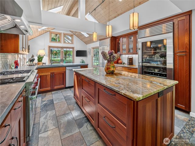 12019 Issaquah-Hobart Road SE, Issaquah, WA 98027