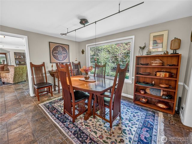12019 Issaquah-Hobart Road SE, Issaquah, WA 98027