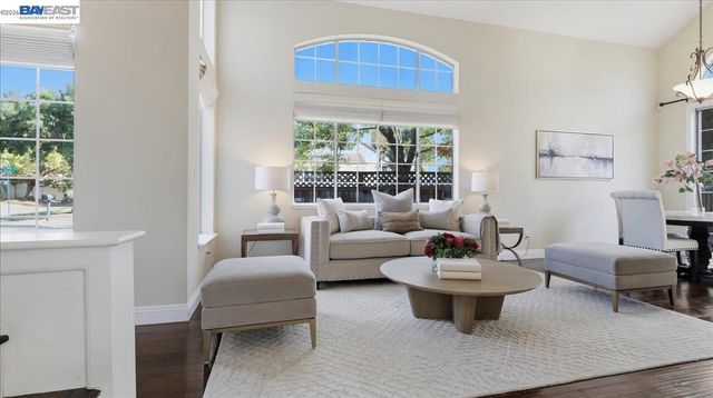 34136 Finnigan Ter, Fremont, CA 94555