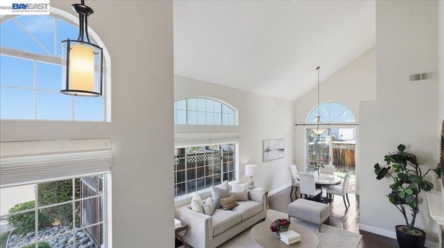 34136 Finnigan Ter, Fremont, CA 94555