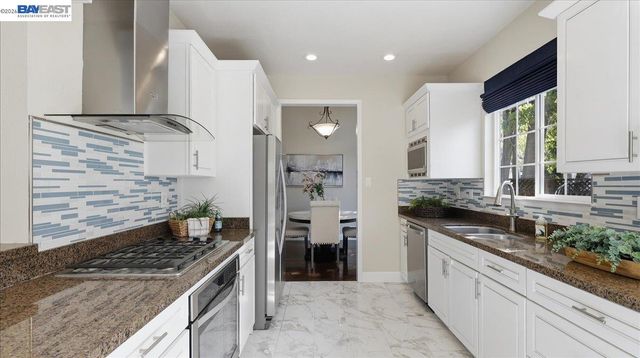 34136 Finnigan Ter, Fremont, CA 94555