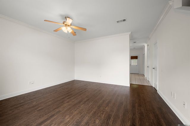 2133 Plantation Ln, Baton Rouge, LA 70820