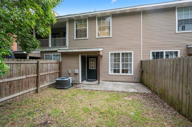 2133 Plantation Ln, Baton Rouge, LA 70820