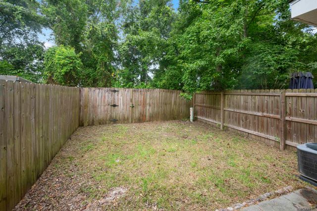 2133 Plantation Ln, Baton Rouge, LA 70820