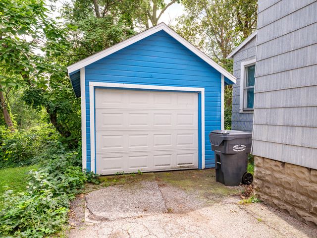 427 Den Adel Court, Kalamazoo City, MI 49001