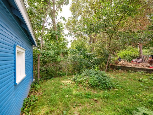 427 Den Adel Court, Kalamazoo City, MI 49001